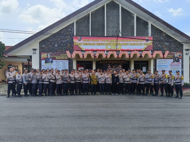 
Lemdiklat Polri dan Polres Banyumas Fasilitasi Pelatihan Citizen Journalism bagi Bhabinkamtibmas