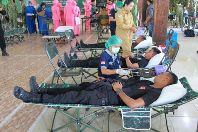 
Menyambut Hari Ulang Tahun Kostrad yang ke-63, Yonif 754/ENK Gelar Donor Darah Wujud Kepedulian Antar Sesama