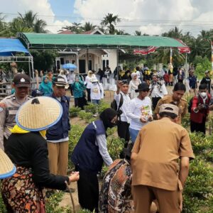 Polsek Batui Dampingi Kunjungan Kementrian Pertanian RI di Desa Nonong