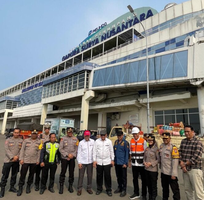 
					Kompolnas Lakukan Pemantauan Kesiapan Operasi Ketupat 2024 di Polda Jatim Bersama Kapolri dan Menteri Perhubungan