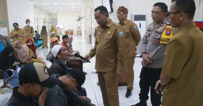 
					Kampanye Anti Korupsi, Pj Bupati Probolinggo Ugas Sidak Pelayanan Adminduk dan Perijinan