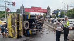 Kecelakaan Truk Muatan Kayu di Perbatasan Kab. Semarang dan Kota Semarang, Tidak Ada Korban Jiwa