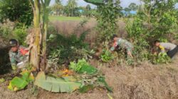 TNI-Polri dan Warga Desa Mandingin Bersatu Bersihkan Sungai Cegah Banjir