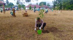 TNI-Polri dan Pertamina Matindok Tanam Pohon di Desa Kamiwangi Toili Barat