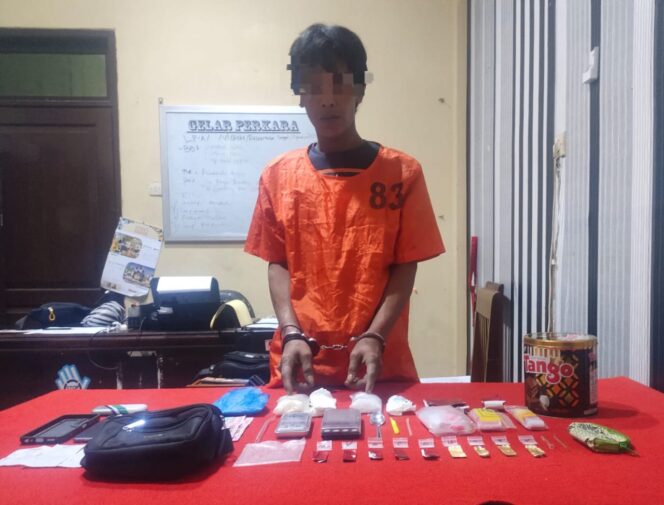 
					Satnarkoba Polres Probolinggo Tangkap Pengedar Sabu dengan Barang Bukti 139,55 Gram di Maron