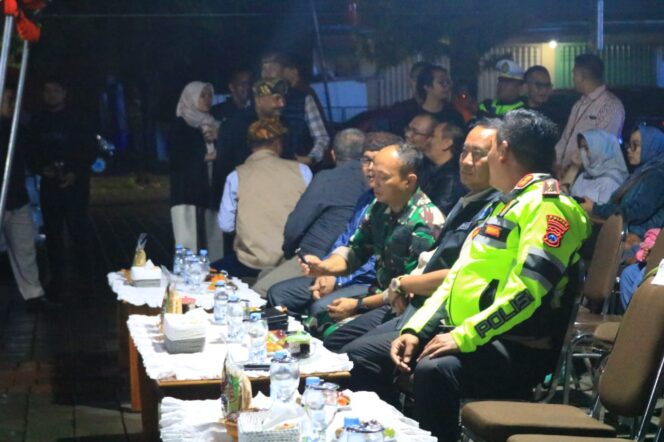 
					Letkol Arm Heri Budiasto Dandim Probolinggo Bersama Forkopimda Gelar Patroli dan Doa Akhir Tahun