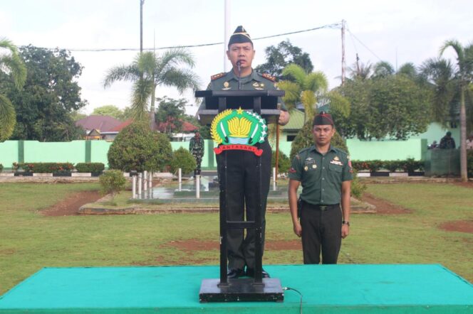 
					Kodim 1009/Tanah Laut Gelar Upacara Pengibaran Bendera dan Korps Raport Penerimaan Personel Baru