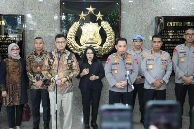 
					Terima Kunjungan Kepala BPOM, Kapolri Pastikan Sinergi Penindakan Mafia