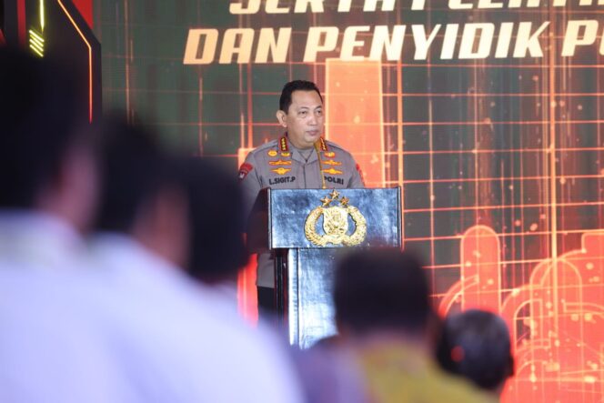 
Kapolri Resmikan Desk Ketenagakerjaan Demi Beri Jaminan Perlindungan Kaum Buruh