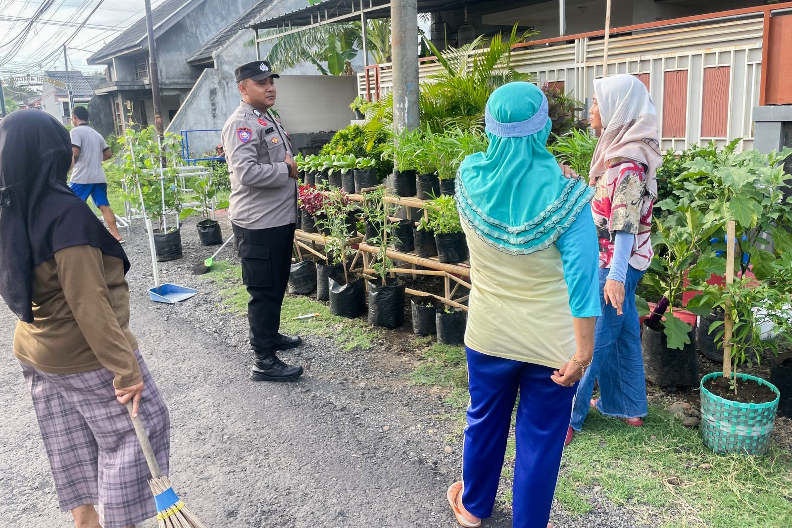 Kepolisian Kota Probolinggo Dukung Ketahanan Pangan Melalui KWT El Wardah