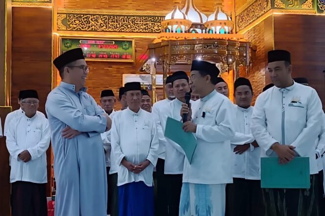 
					Pengurus Masjid Agung Raudlatul Jannah Kota Probolinggo Dilantik Walikota Aminudin 