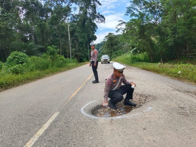 
Jelang Mudik Lebaran Polres Morowali Utara tinjau kondisi Jalur mudik Lebaran