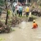 Cegah Banjir, Koramil Besuk Bersama Warga Kerja Bakti Bersihkan Sungai