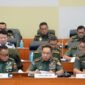 (Puspen). Revisi Undang-Undang Nomor 34 Tahun 2004 tentang TNI merupakan langkah strategis untuk memperkuat pertahanan negara, meningkatkan profesionalisme prajurit, serta memastikan supremasi sipil dalam kehidupan berbangsa dan bernegara, hal tersebut disampaikan Kapuspen TNI dalam Keterangan tertulisnya, Sabtu (16/3/2025)