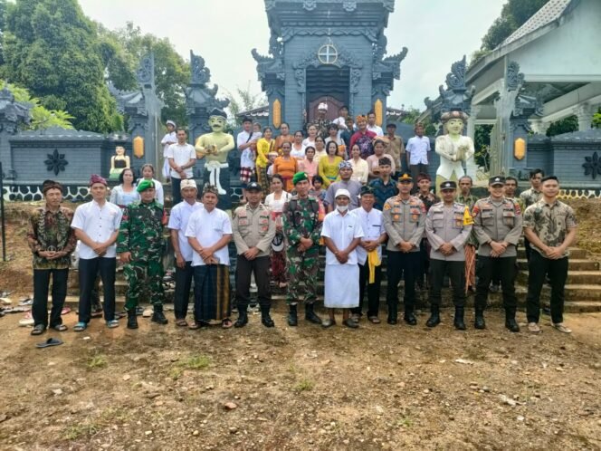 
					TNI-Polri Kawal Sembahyang Nyepi di Pura Agung Datu Magintir HST