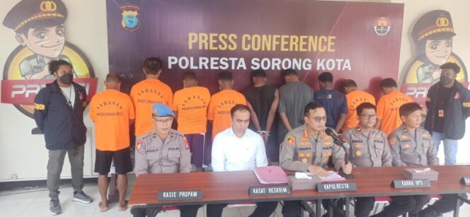 
Polresta Sorong Kota Ungkap Tiga Kasus Besar: Begal Brutal, Kekerasan Seksual Anak, dan Dugaan Makar