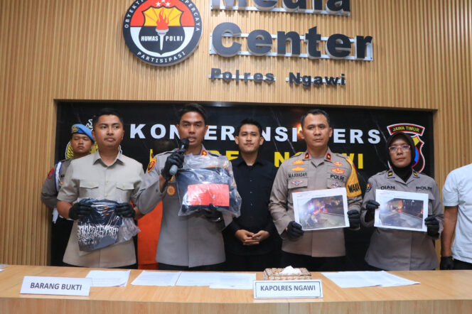 
Operasi Pekat II Semeru 2025: Polres Ngawi Tangkap Oknum Pesilat Pelaku Perampasan di Mantingan