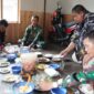 Makan Siang Satgas TMMD dan Warga di Haruyan Penuh Kehangatan