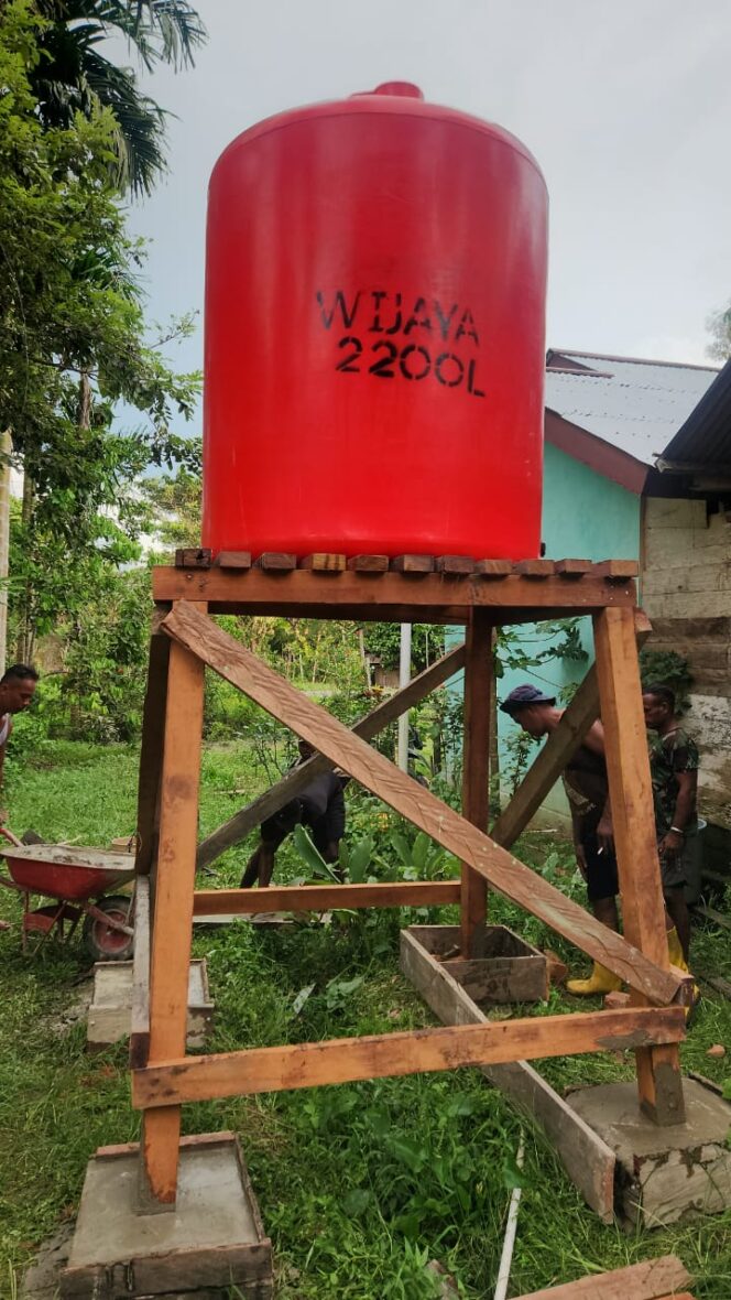 
					TMMD Kodim 1802/Sorong Tuntaskan 5 Sumur Bor, Warga Yeflio Kini Nikmati Air Bersih
