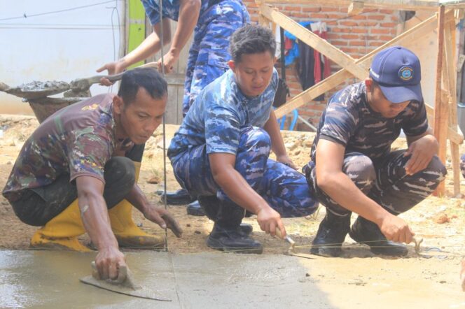 
Tak Hanya Jago Perang, TNI di TMMD Tanah Laut Jago Tukang