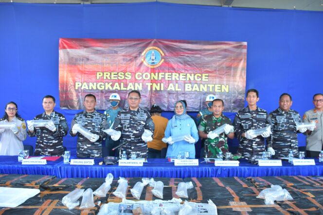 
Rugikan Negara Rp29,97 Miliar, Upaya Selundupan BBL Digagalkan TNI AL di Pelabuhan Merak