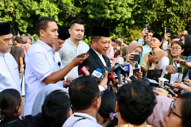 
Mendagri: Iduladha Momen Tanamkan Semangat Pengorbanan demi Masyarakat, Bangsa, dan Negara
