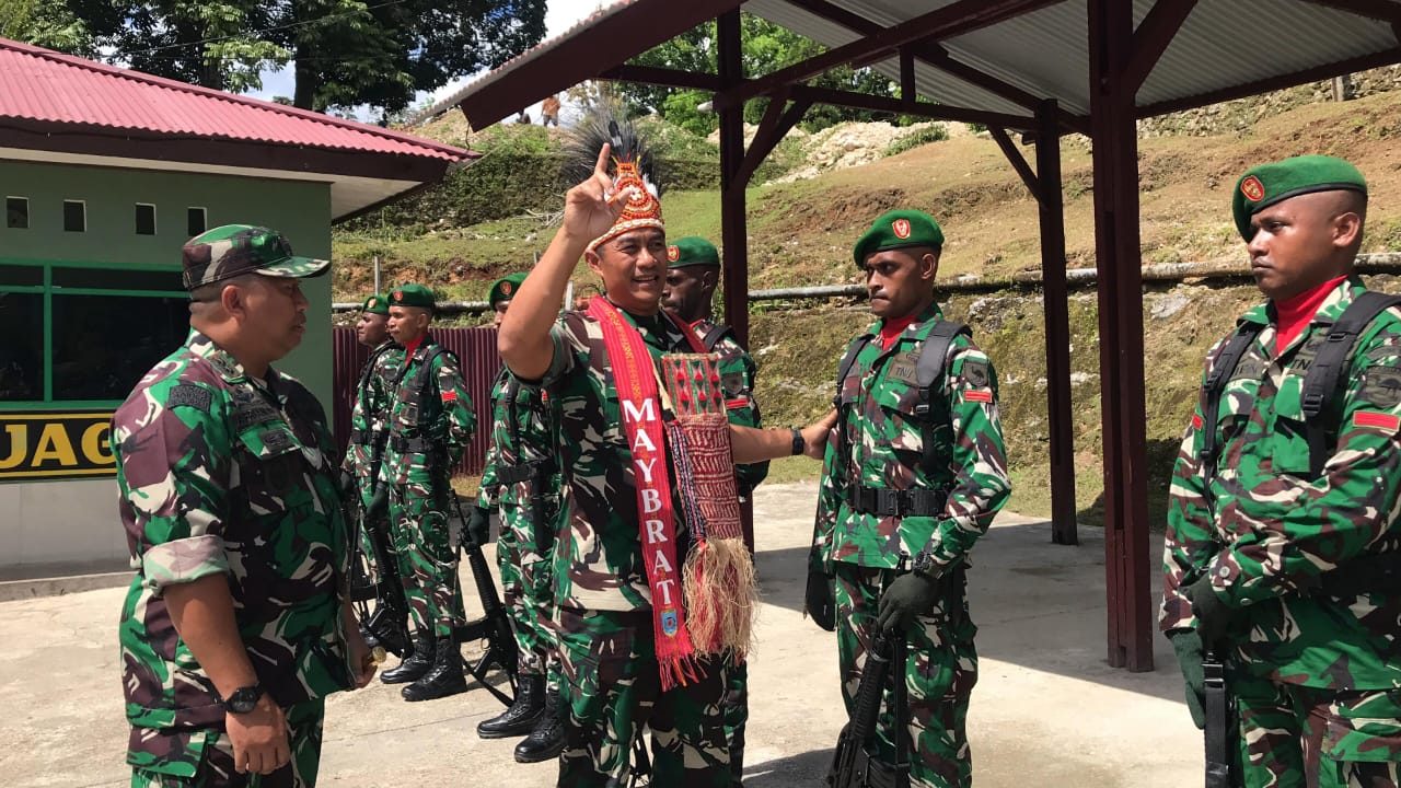 Pangdam XVIII/Kasuari Tegaskan Komitmen TNI untuk Keamanan dan Pembangunan Maybrat