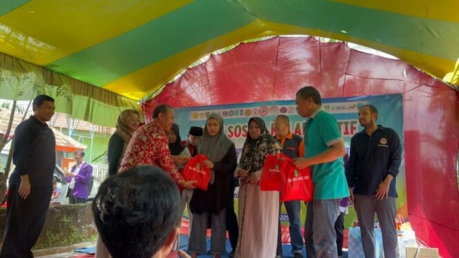 
					Bakti Sosial 16 Organisasi Kesehatan Warnai Hari Bakti Dokter 117