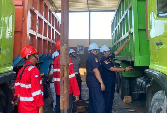 
Dishub Probolinggo Sosialisasikan Zero ODOL ke Sopir dan Montir Truk