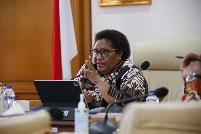 
Wamendagri Ribka Haluk Minta Pemda Dukung Pelindungan Pekerja Migran Lewat APBD