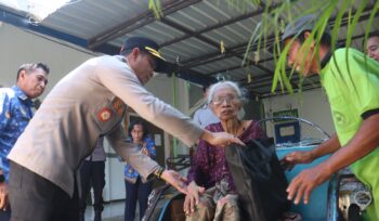 Polres Probolinggo Kota Bagikan Ratusan Sembako Jelang Hari Bhayangkara ke- 79