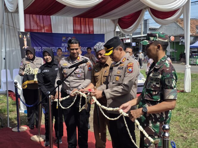 
Dekatkan Diri pada Masyarakat, Polres Probolinggo Launching Bus SIM Keliling
