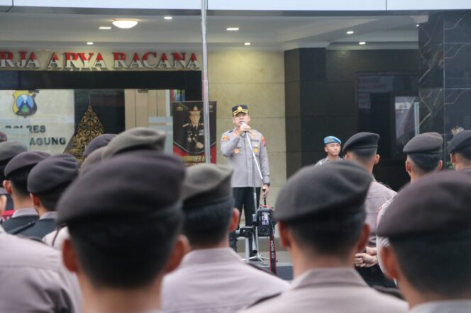 
Sinergi TNI-Polri Amankan Pengesahan Warga Baru PSHT Tulungagung, 800 Personel Gabungan Dikerahkan