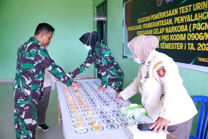 
Cegah Penyalahgunaan Narkoba, Kodim 0906/Kkr Gelar Tes Urine Secara Berkala