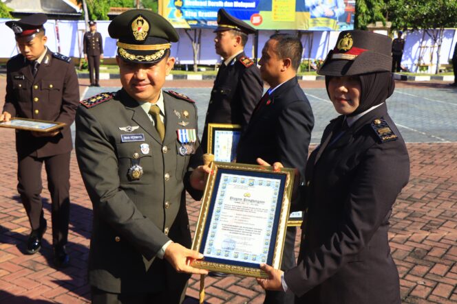 
Dandim dan Forkopimda Hadiri Tasyakuran Hari Bhayangkara ke-79 Probolinggo