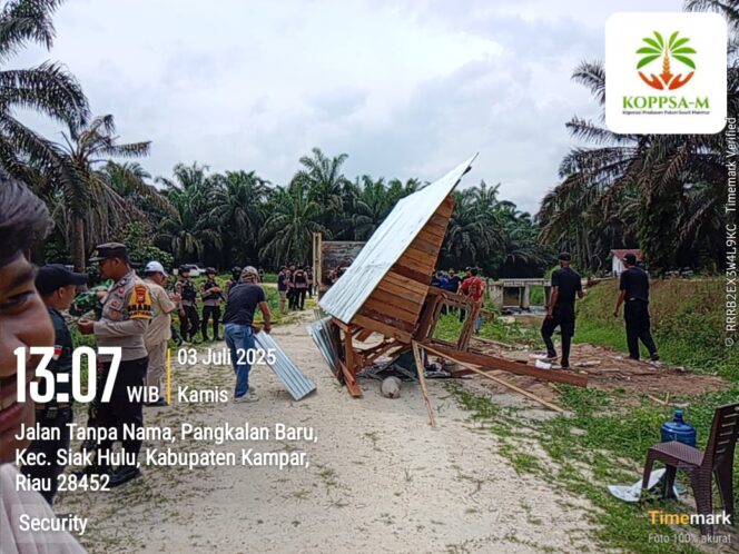 
Diduga Serampangan! Aparat Bongkar Pos Koperasi, Kapolda Riau Diminta Tindak