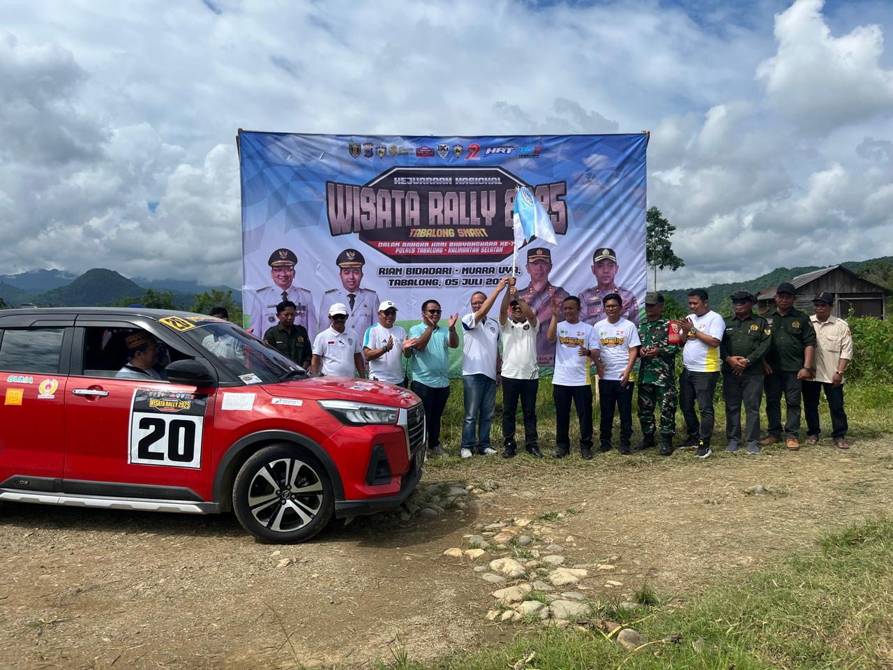 Anggota Koramil 1008-01/Muara Uya Amankan Kegiatan Wisata Rally 2025 di Riam Bidadari