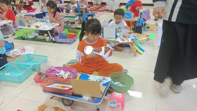 
Adinda Asyifa Aflum Raih Juara Harapan 3 Lomba 3M Tingkat Jatim