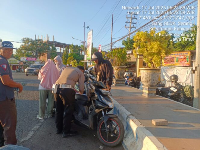 
					Satlantas Polres Probolinggo Kota Tindak Pelanggar Operasi Patuh Semeru 2025
