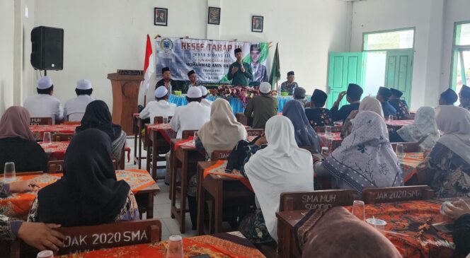 
					Anggota komisi III DPRD Probolinggo Habib Amin Haddar Gelar Reses Masa sidang III Tahun Anggaran 2025 Di Desa Brani Kulon