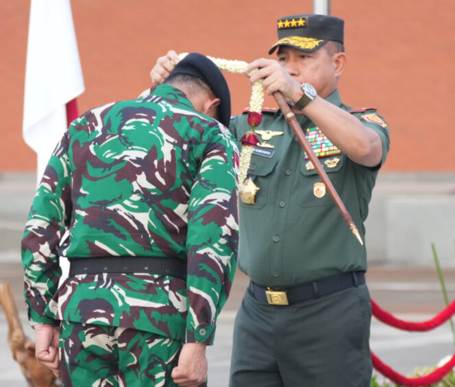
Panglima TNI Sambut Kontingen Patriot II Usai Sukses Tampil di Bastille Day Prancis