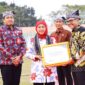 Bupati Haris Raih Penghargaan Sebagai Tokoh Pembina Koperasi di Jawa Timur