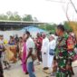 Babinsa Koramil Mapurujaya Hadiri Penyambutan Sekaligus Pengamanan Kedatangan Uskup Timika Di Wilayah Binaan