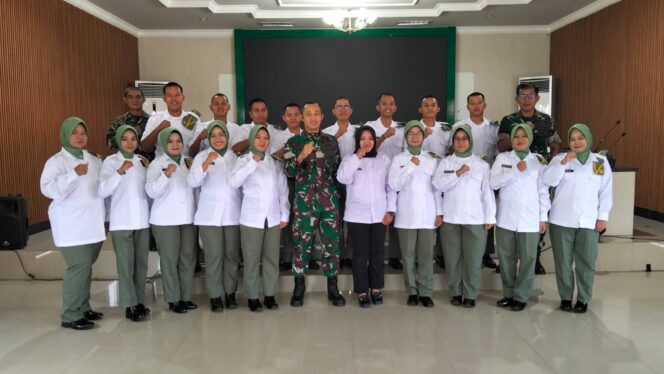 
Dandim 1008/Tabalong Beri Semangat kepada Komcad SPPI yang Baru Saja Lulus dari Rindam VI/Mulawarman