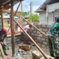 Satgas TMMD Kodim 1506/Namlea Bangun Rumah Tidak Layak Huni di Desa Leku