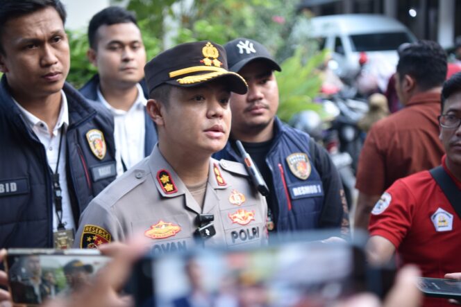 
Polisi Berhasil Ungkap Misteri Penemuan Jenazah Terbungkus Kardus di Gresik 1 Tersangka Diamankan*