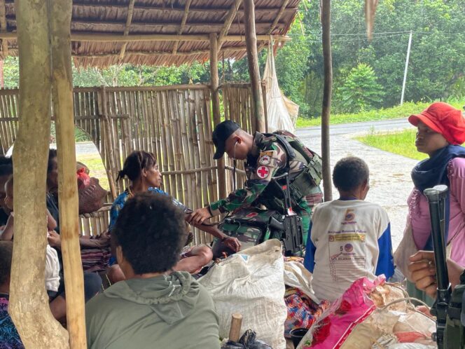
					Satgas Yonif 126/KC Sapa Warga Kampung Maju: Gelar Pengobatan Keliling dan Kenali Budaya Mengunyah Pinang
