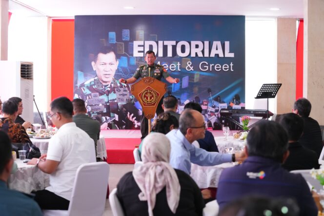 
					Editorial Meet and Greet Puspen TNI Bersama Media
