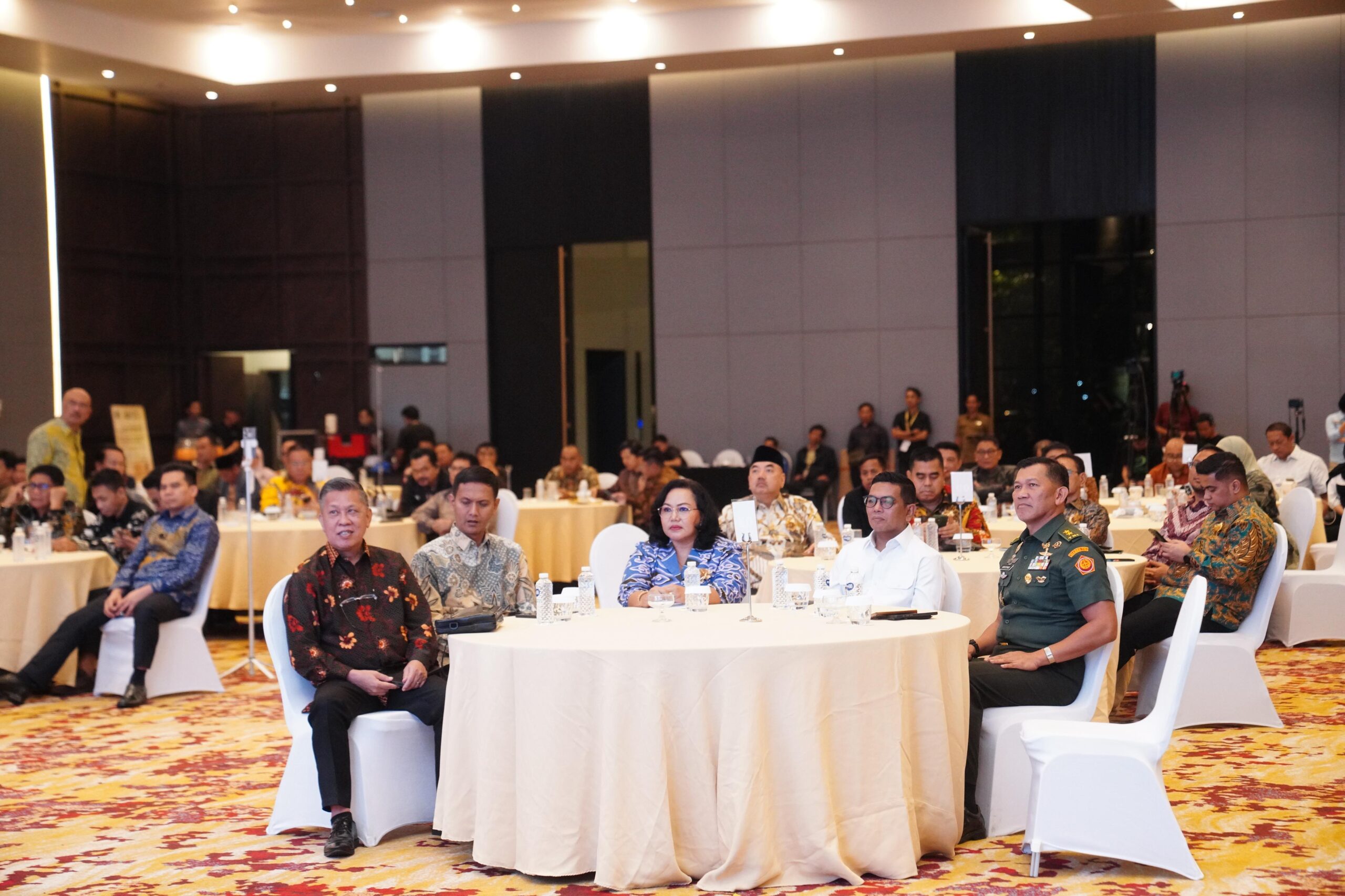 Panglima TNI Raih Penghargaan Pemimpin Visioner di Pimred Award 2025