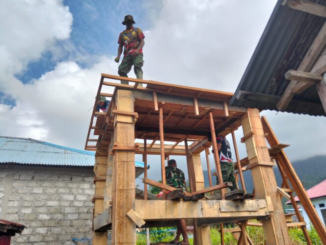 
Kebut..!! Sumur Bor dan Tower Air Bersih Desa Kamanglale TMMD 125 Kodim 1506/Namlea Capai 57 %